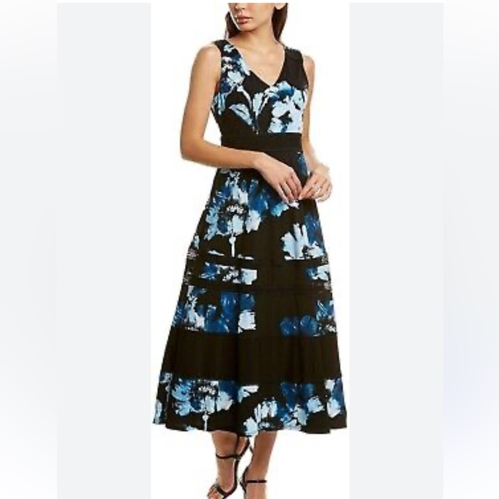 NWT Navy & Black Sleeveless V-neck Dress
